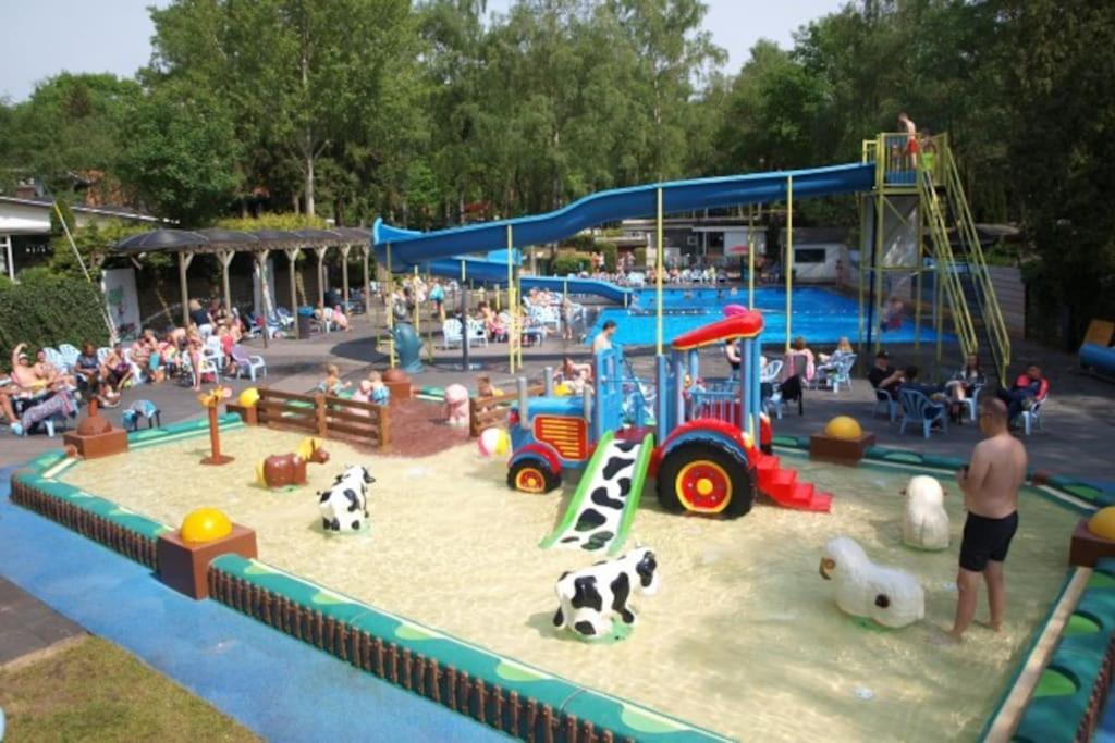 Te Huur: Leuke 4-Persoons Stacaravan Op Top Locatie! هونديرلو المظهر الخارجي الصورة