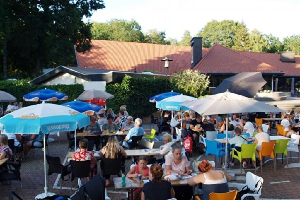 Te Huur: Leuke 4-Persoons Stacaravan Op Top Locatie! هونديرلو المظهر الخارجي الصورة